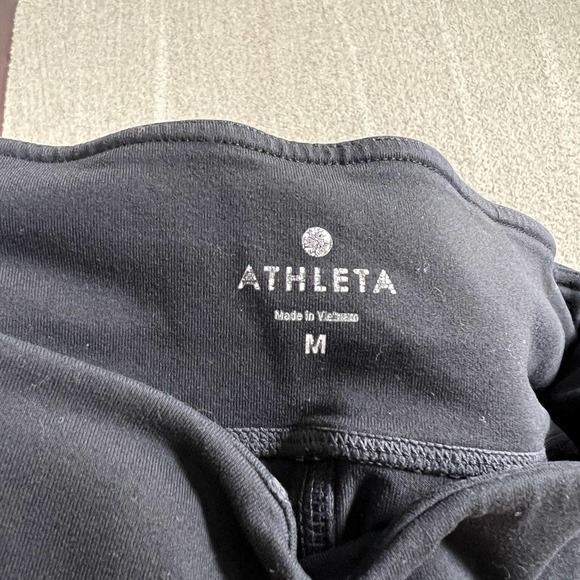 Athleta Crush Connect Capris Leggings Women's Medium Cropped Black Athleisure - Picture 6 of 7